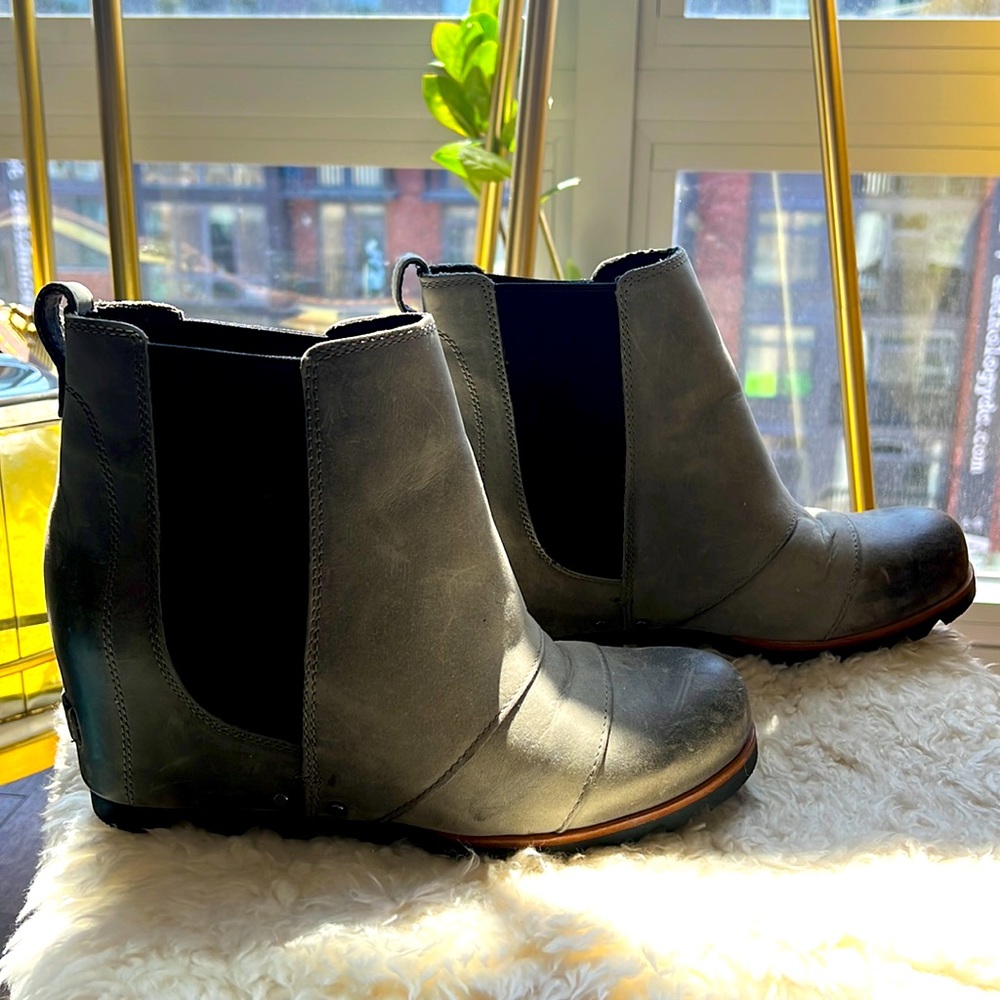 NWOT Sorel Joan of Arctic Wedge II Chelsea Bootie Size 10